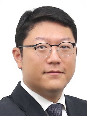 대원제약 오너3세 백인환 사장은 백승호 회장의 장남이며, 미국 시민권자다. / 대원제약