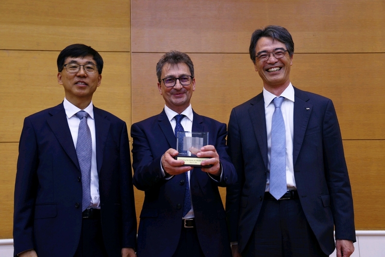 (왼쪽부터) 구원석 삼성물산 원전사업본부장, 세자르 지오게스쿠 로파워 CEO, 야수미추 하세가와 IHI 원자력 사업부장 / 삼성물산