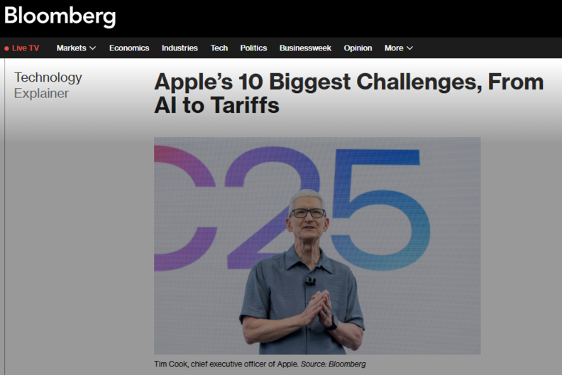 블룸버그가 2025년 6월 12일(현지시간) ‘Apple’s 10 Biggest Challenges, From AI to Tariffs’ 라는 제목의 기사를 게재했다. 사진은 팀쿡 애플 CEO / 블룸버그