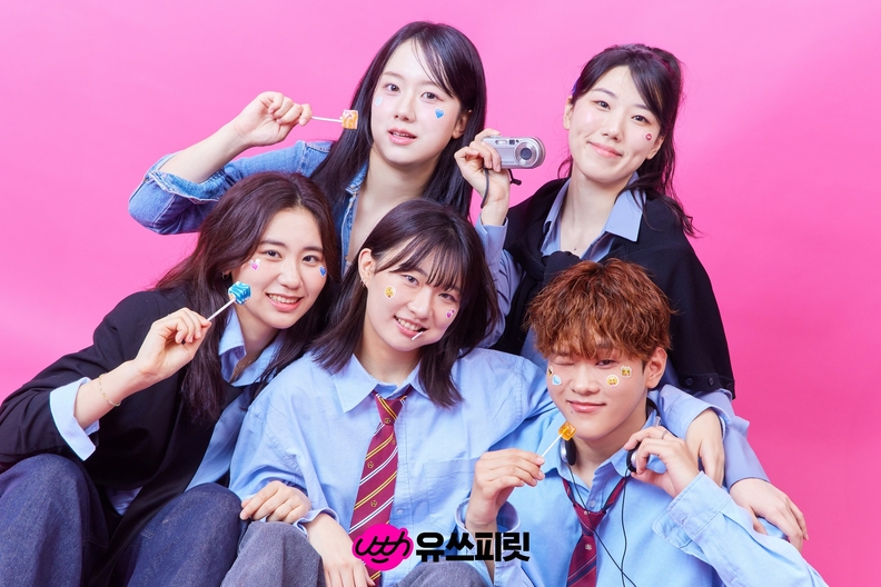 LG유플러스가 Z세대와의 소통을 확대하기 위해 운영하는 대학생 앰배서더 ‘유쓰피릿’ 16기를 모집한다. 사진은 올해 상반기 유쓰피릿 15기로 참여한 대학생 앰배서더의 모습. / LG유플러스