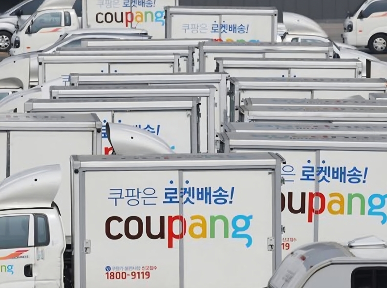 최근 이용자들 사이에서는 “클릭도 하지 않았는데 쿠팡으로 이동됐다”는 불만이 잇따르고 있다. 쿠팡 홈페이지나 앱으로 강제 전환되는 ‘납치 광고’가 심각한 수준으로 확산되자 방통위가 칼을 뺴들었다. / 인스타그램