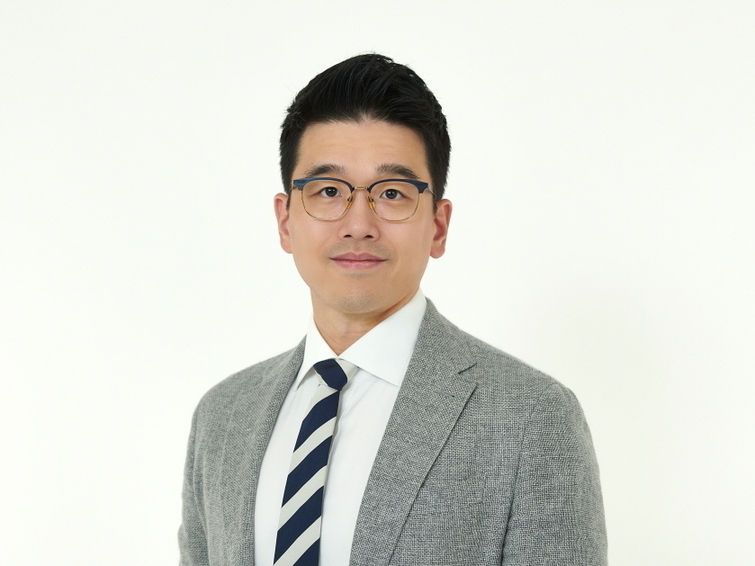 현재 CJ올리브영 지분은 CJ가 51.15%, 자사주 11.29%, 이선호 CJ제일제당 식품성장추진실장 11.04%, 이경후 CJ ENM 브랜드전략실장 4.21% 등 특수관계인이 88.11%를 보유하고 있다. CJ그룹 오너 4세인 이선호 CJ제일제당 식품성장추진실장 / CJ그룹