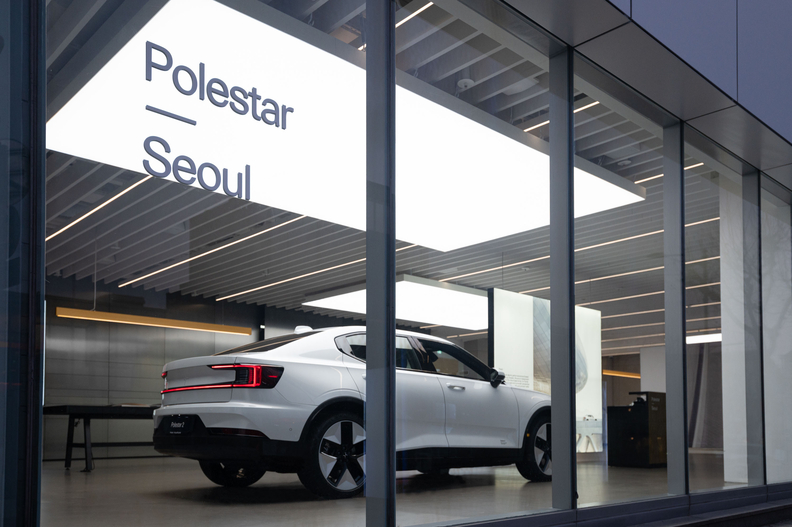 폴스타(Polestar)가 ‘2025 현대카드 다빈치모텔’에 스트리트 협업 브랜드로 참여한다. / 폴스타 