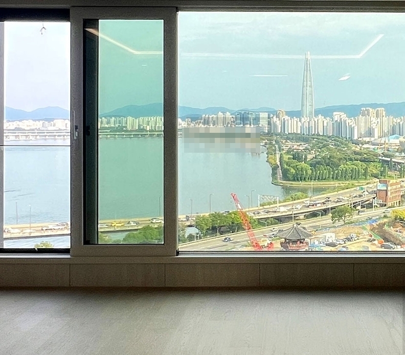 ‘청담르엘’이 2025년 8월 전용 84㎡(국민평형) 기준 입주권이 55억5000만원에 거래되며 ‘국평 50억’ 클럽에 당당히 이름을 올렸다. / 인스타그램 
