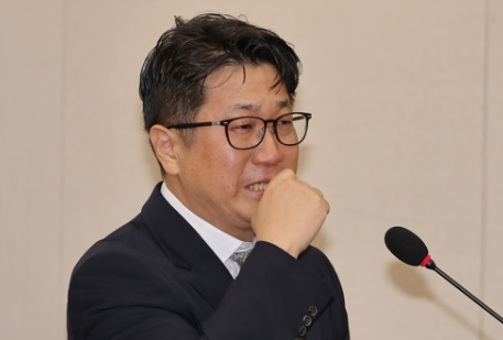 현직 부장검사가 2025년 10월 15일 국회에서 검찰 지휘부가 핵심증거를 누락해 ‘쿠팡 일용직 노동자 퇴직금 미지급 사건’을 무혐의·불기소 처분을 내렸다는 사실을 공개적으로 밝혔다. / 연합뉴스