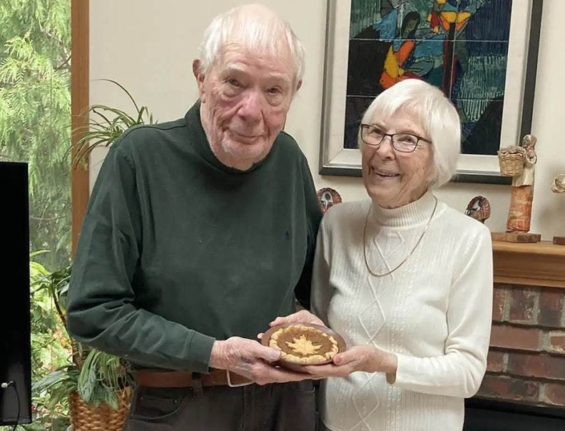 미국 워싱턴주에서 한 90대 노부부가 같은 날 생을 마감한 사연이 뒤늦게 알려져 화제를 모으고 있다. / 피플