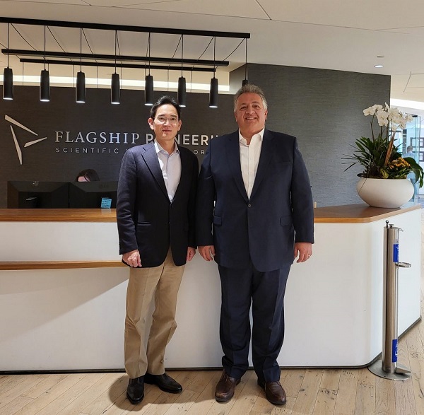 Samsung Electronics Chairman Lee Jae-yong visited the U.S. flagship pioneering headquarters in November 2021 and met with Moderna co-founder and board chairman Nuba Apeyan. [Samsung Electronics]