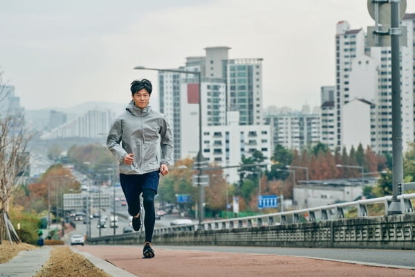 미국 CNN보도에 따르면 나이키, 아디다스, 파타고니아, 챔피온, 애슬레타 등 8개 브랜드 제품에서 기준치의 최대 40배에 달하는 BPA가 검출됐다. 운동복은 많은 땀을 흘리는 만큼 피부를 통해 혈관으로 유입돼 일상에서보다 BPA 노출량이 더 많을 수 있다. [게티이미지뱅크]