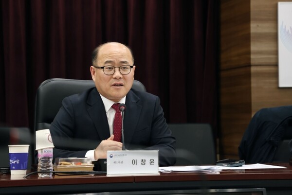 이창윤 과학기술정보통신부 1차관이 '2024년 과기정통부-한국연구재단 R&D 혁신 간담회'에 참석해 발언하고 있다. [과학기술정보통신부]